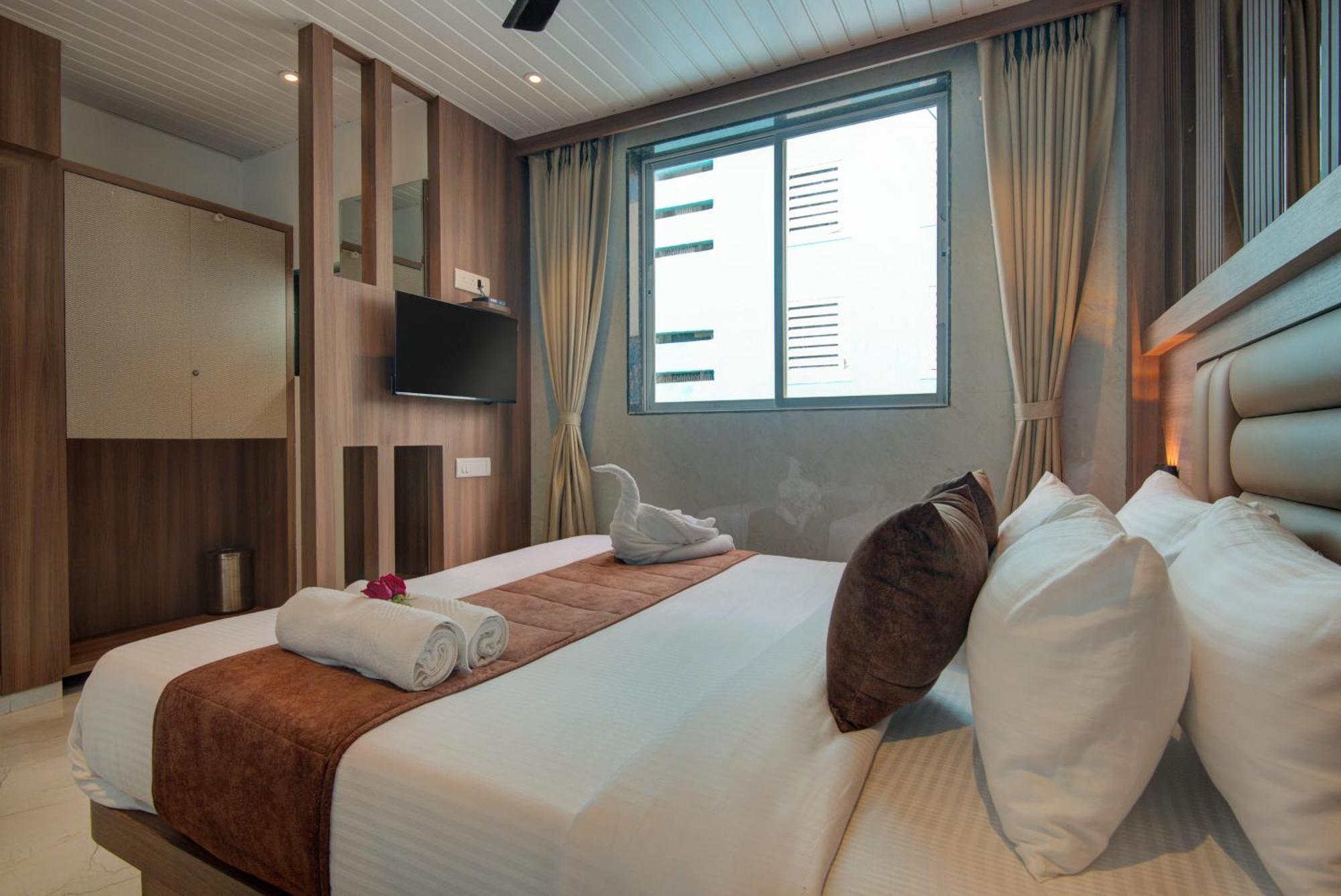 Hotel Galaxy Inn Navi Mumbai Buitenkant foto