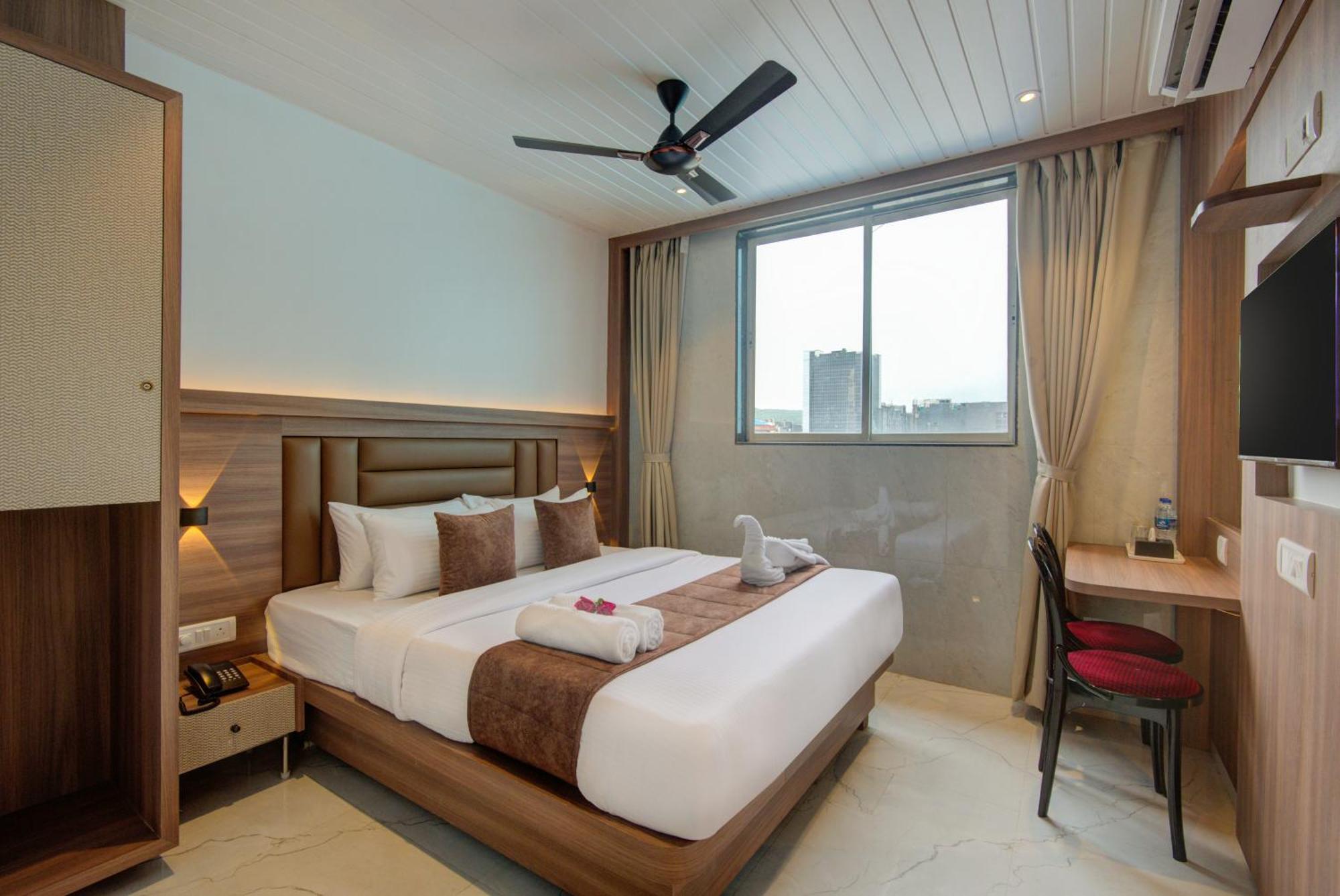 Hotel Galaxy Inn Navi Mumbai Buitenkant foto