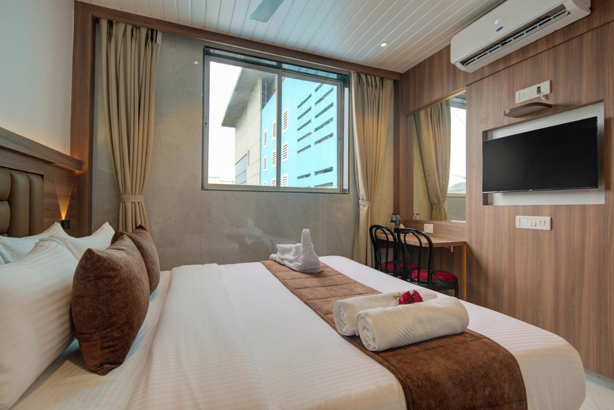 Hotel Galaxy Inn Navi Mumbai Buitenkant foto