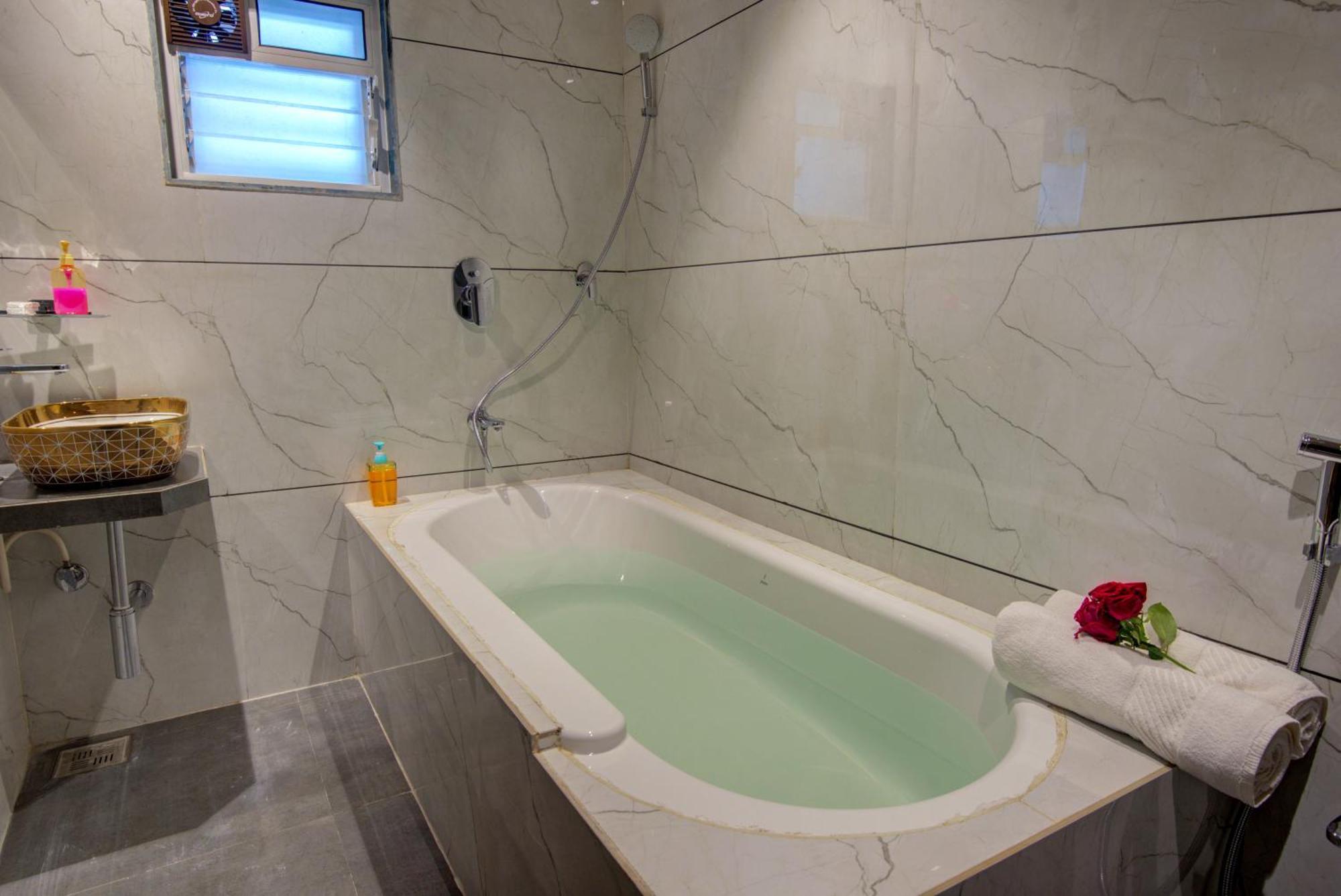 Hotel Galaxy Inn Navi Mumbai Buitenkant foto