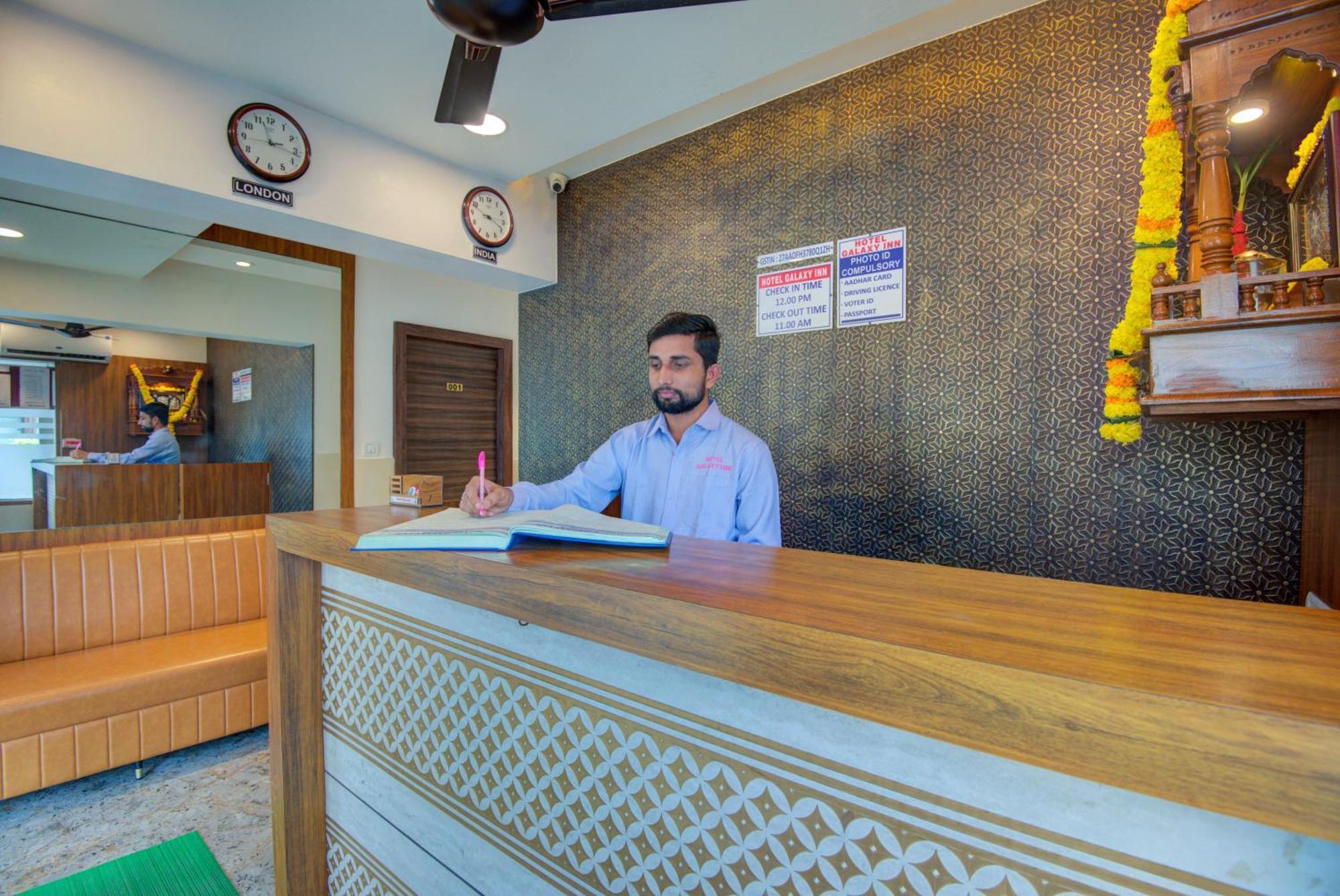 Hotel Galaxy Inn Navi Mumbai Buitenkant foto